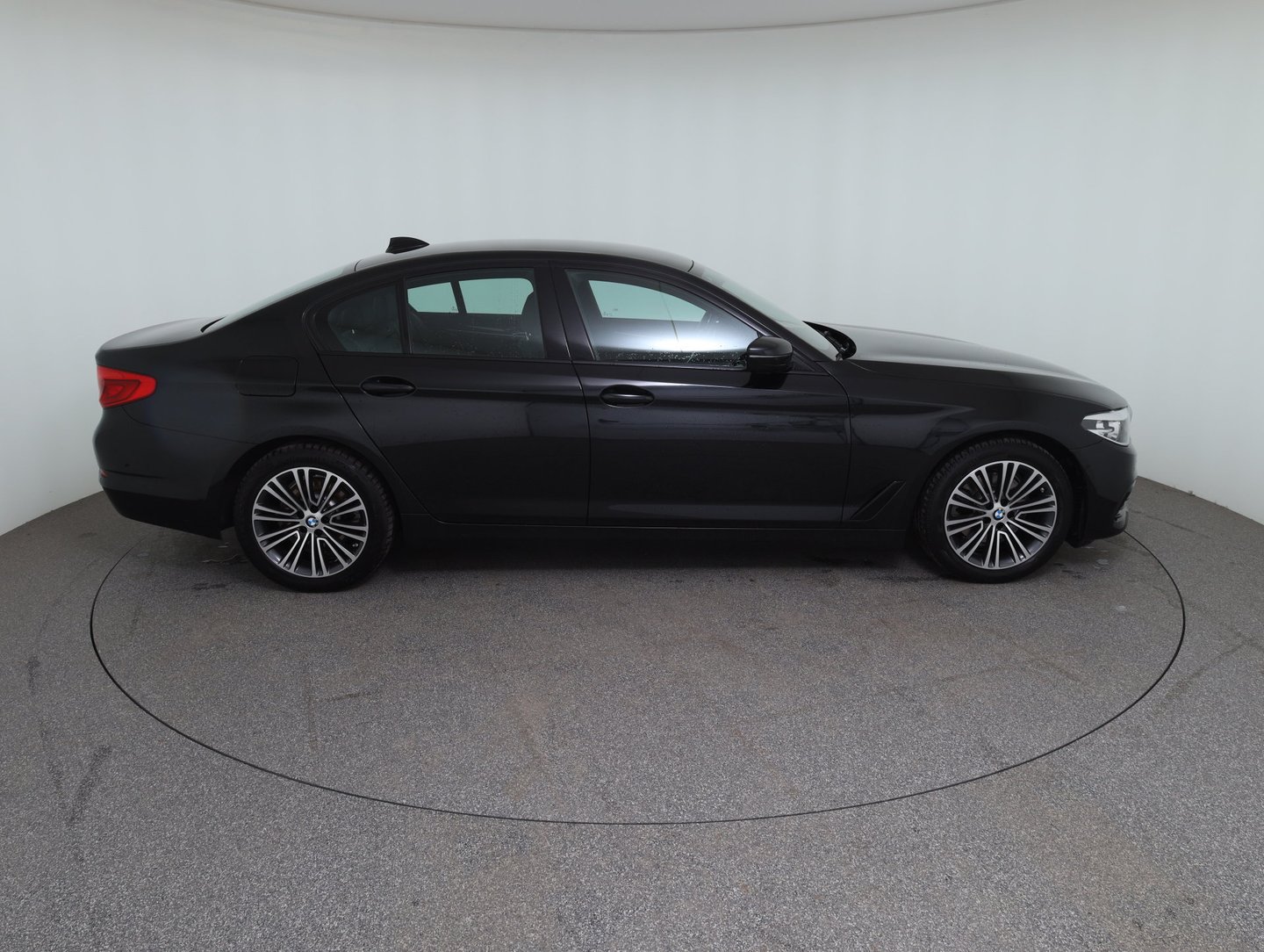 BMW 518d Aut. | Bild 4 von 34