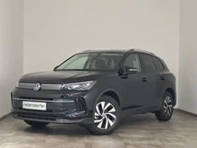 VW Tiguan Friends eTSI DSG in Deep Black Perleffekt