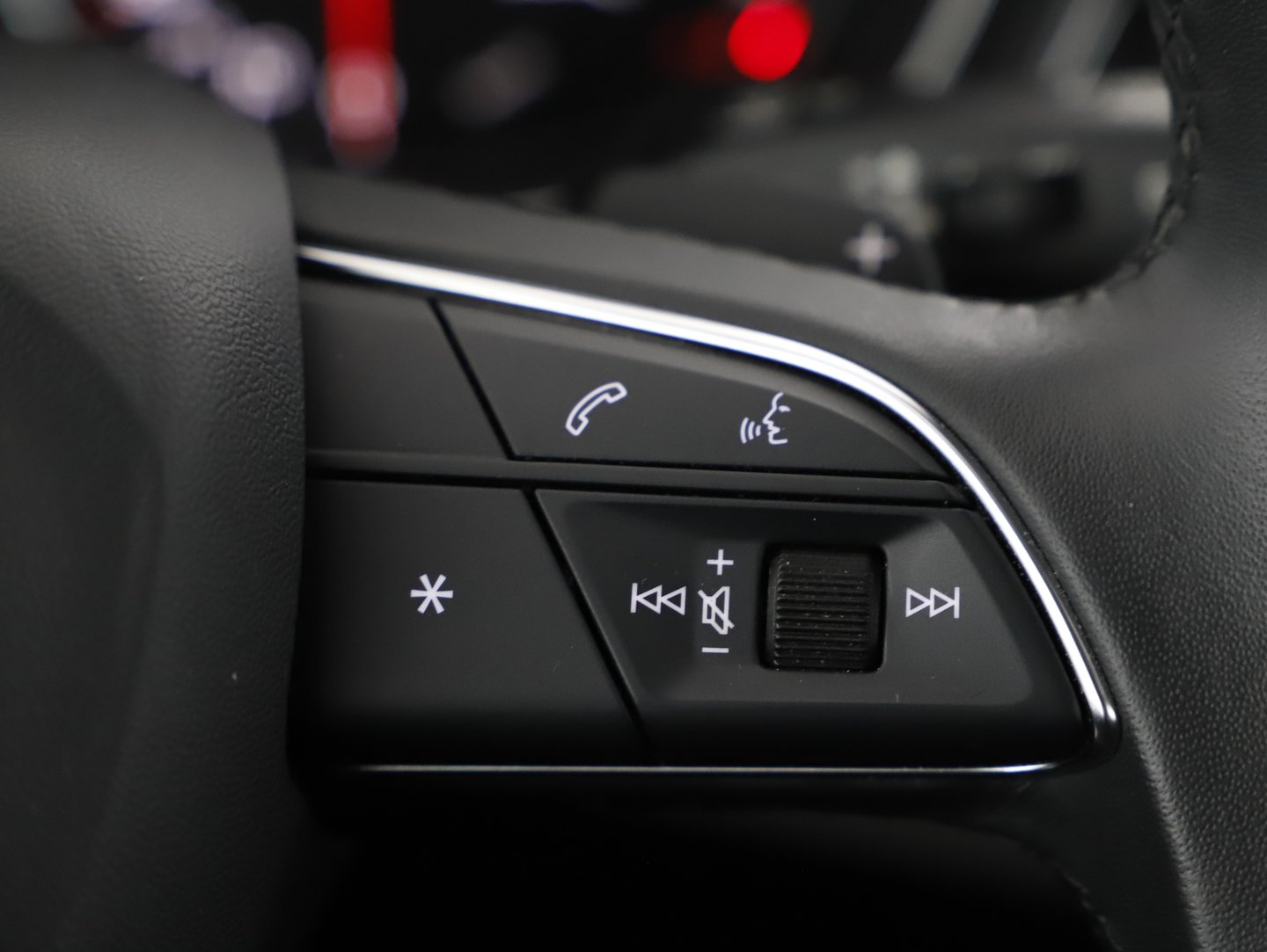 Audi A4 Avant 40 TDI quattro S line | Bild 11 von 18