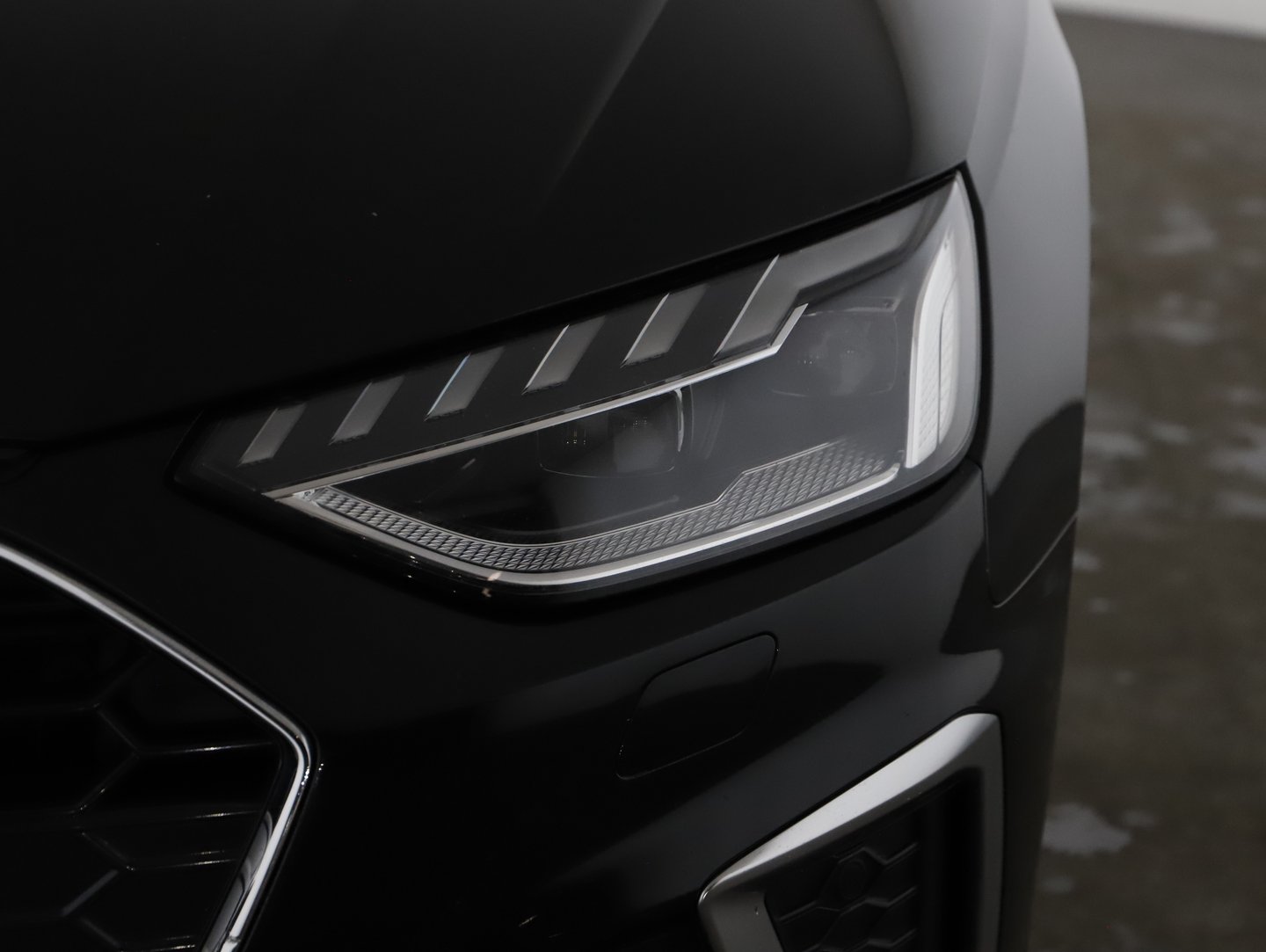 Audi A4 Avant 40 TDI quattro S line | Bild 18 von 18