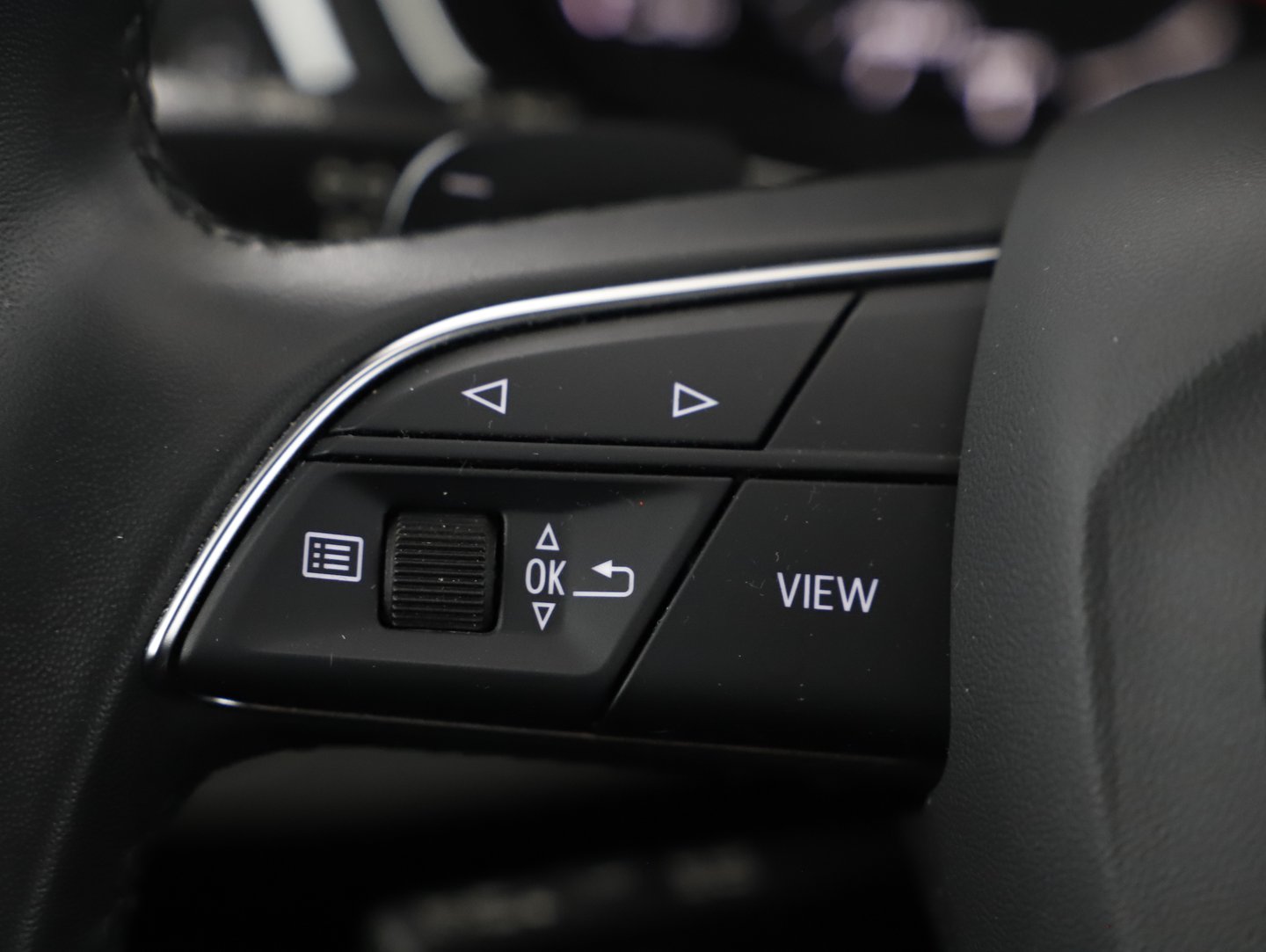 Audi A4 Avant 40 TDI quattro S line | Bild 10 von 18