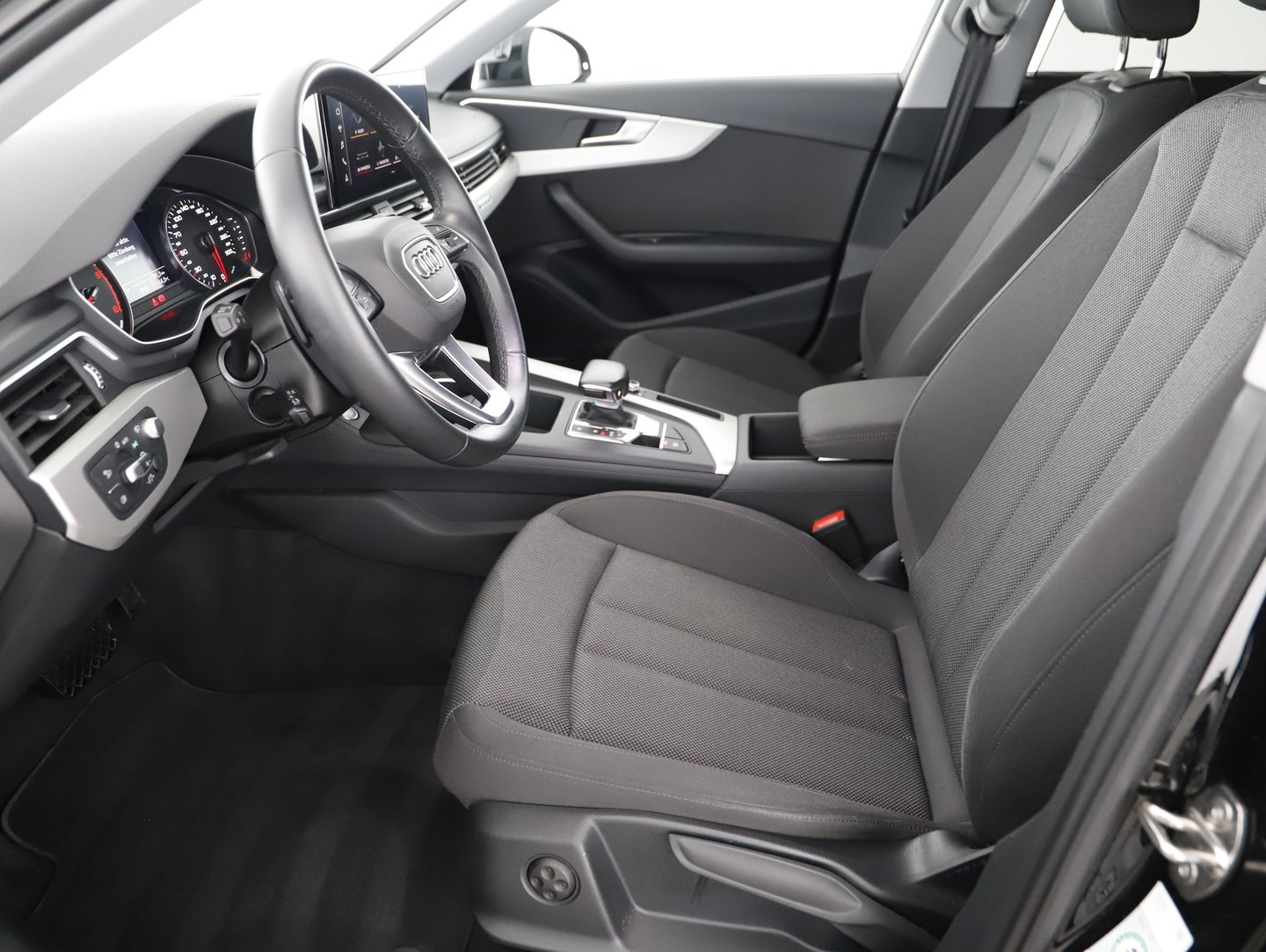 Audi A4 Avant 40 TDI quattro S line | Bild 4 von 18