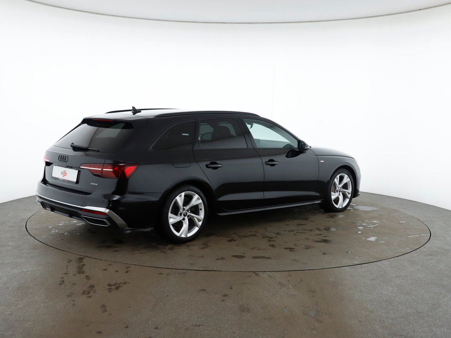 Audi A4 Avant 40 TDI quattro S line | Bild 2 von 18