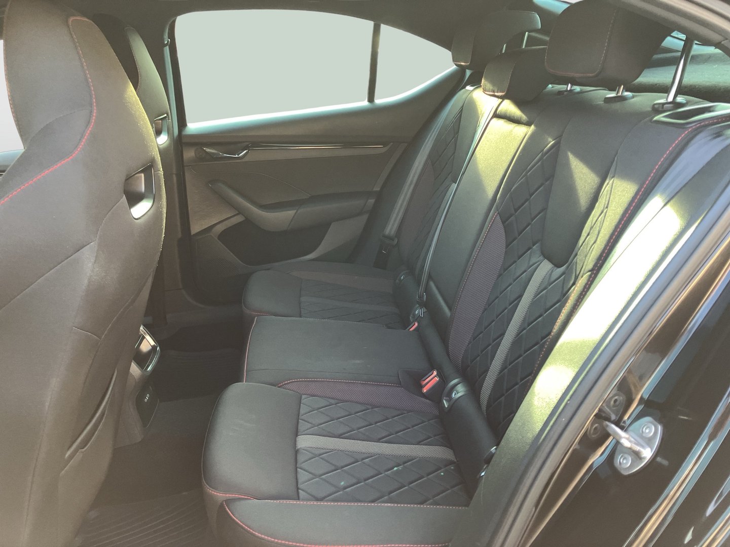 Škoda OCTAVIA 4x4 RS TDI DSG | Bild 16 von 26