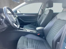 VW Passat Variant Elegance TDI DSG in AQUAMARINBLAU METALLIC