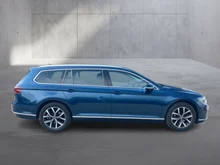 VW Passat Variant Elegance TDI DSG in AQUAMARINBLAU METALLIC