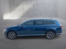 VW Passat Variant Elegance TDI DSG in AQUAMARINBLAU METALLIC