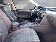 VW Passat Variant Elegance TDI DSG in AQUAMARINBLAU METALLIC