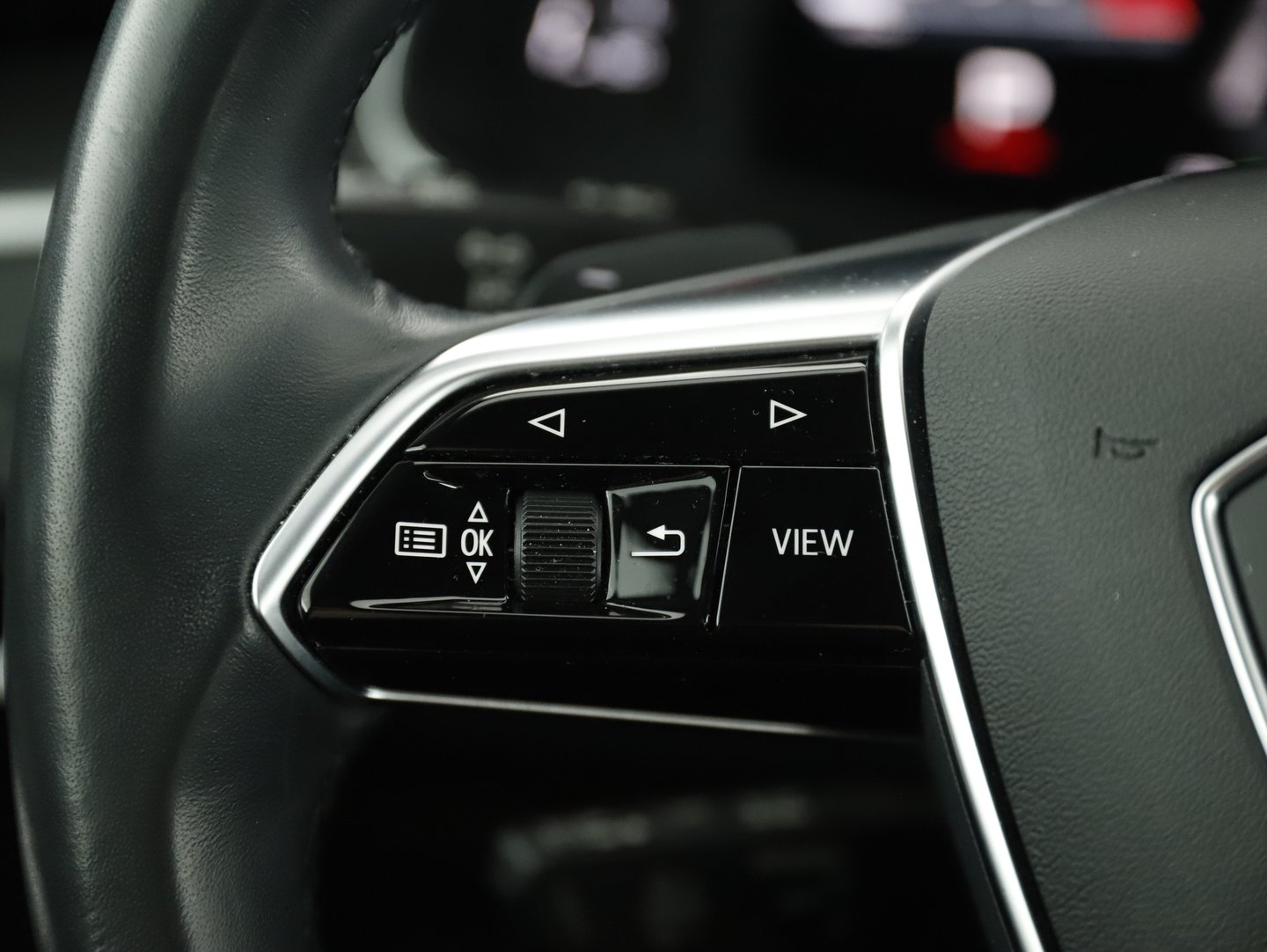 Audi A6 Avant 40 TDI Sport | Bild 13 von 24