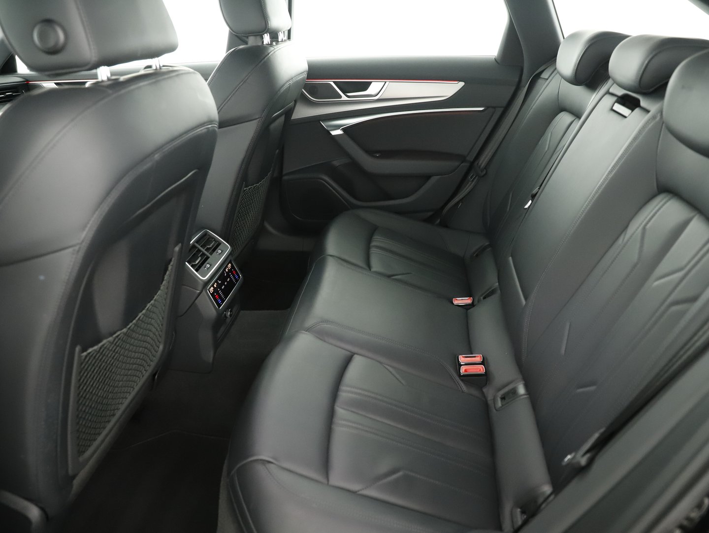 Audi A6 Avant 40 TDI Sport | Bild 19 von 24