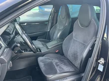 Škoda Superb Combi SportLine TDI DSG in Black-Magic Perleffekt