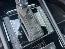 Škoda Superb Combi SportLine TDI DSG in Black-Magic Perleffekt