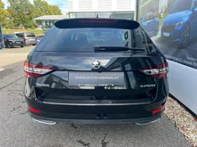 Škoda Superb Combi SportLine TDI DSG in Black-Magic Perleffekt