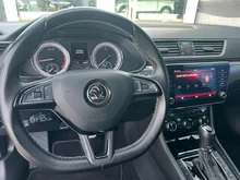 Škoda Superb Combi SportLine TDI DSG in Black-Magic Perleffekt