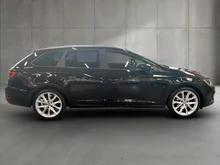 SEAT Leon Kombi FR TSI ACT in Nacht-Schwarz Metallic