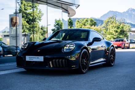 Porsche 911 Carrera 4 GTS