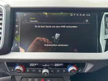 Audi A1 Sportback 30 TFSI intense in Gletscherweiss Metallic