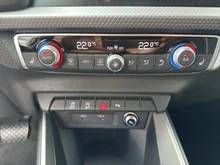 Audi A1 Sportback 30 TFSI intense in Gletscherweiss Metallic