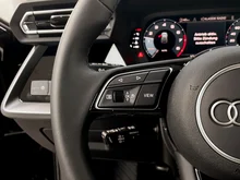 Audi A3 Sportback 30 TFSI in Brillantschwarz