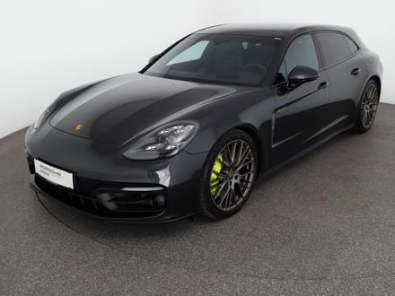 Porsche Panamera 4 E-Hybrid ST Platinum Edition