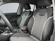Audi Q2 35 TFSI advanced in 0E Mythosschwarz Metallic