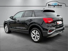 Audi Q2 35 TFSI advanced in 0E Mythosschwarz Metallic