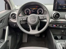 Audi Q2 35 TFSI advanced in 0E Mythosschwarz Metallic