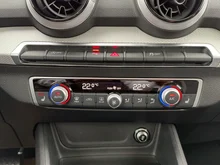 Audi Q2 35 TFSI advanced in 0E Mythosschwarz Metallic