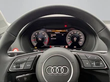 Audi Q2 35 TFSI advanced in 0E Mythosschwarz Metallic
