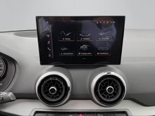 Audi Q2 35 TFSI advanced in 0E Mythosschwarz Metallic