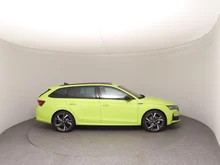 Škoda Octavia Combi 4x4 Sportline TSI DSG in Mamba-Grün
