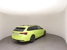 Škoda Octavia Combi 4x4 Sportline TSI DSG in Mamba-Grün