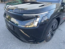 Škoda Peaq Sportline 90x in Black-Magic Perleffekt