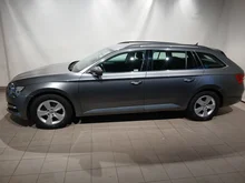 Škoda Superb Combi Ambition TDI DSG in Graphit-Grau Metallic