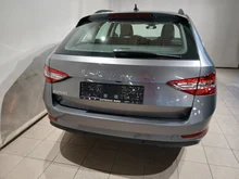 Škoda Superb Combi Ambition TDI DSG in Graphit-Grau Metallic