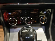 Škoda Superb Combi Ambition TDI DSG in Graphit-Grau Metallic