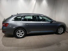 Škoda Superb Combi Ambition TDI DSG in Graphit-Grau Metallic