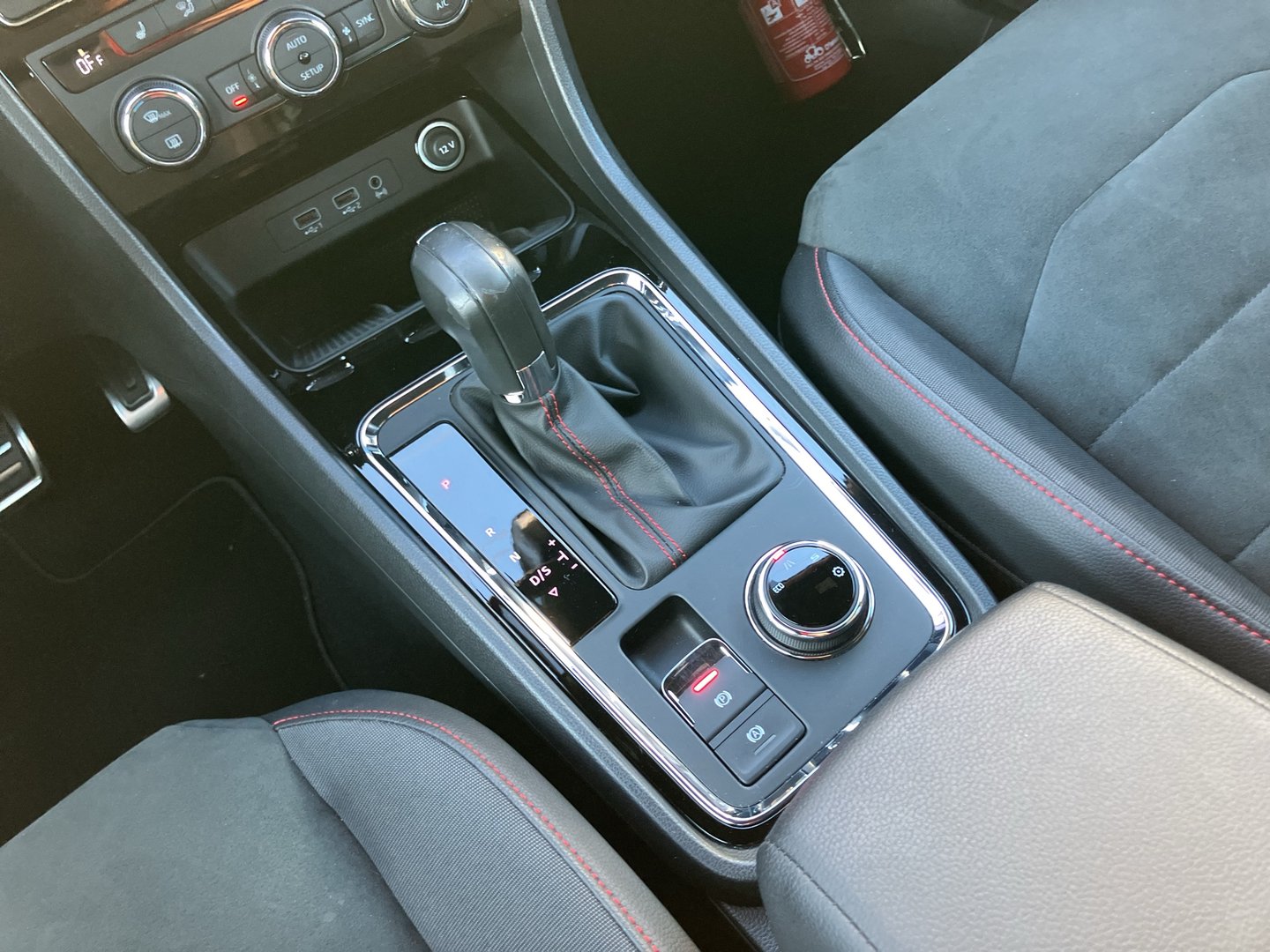 SEAT Ateca FR 1.5 TSI ACT DSG | Bild 21 von 27