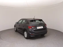 Škoda Fabia Essence in Black-Magic Perleffekt