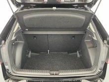 Škoda Fabia Essence in Black-Magic Perleffekt