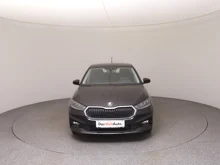 Škoda Fabia Essence in Black-Magic Perleffekt