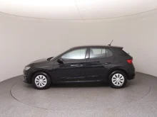 Škoda Fabia Essence in Black-Magic Perleffekt