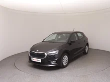 Škoda Fabia Essence in Black-Magic Perleffekt