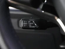Škoda Enyaq 80x in SCHWARZ-MAGIC PERLEFFEKT