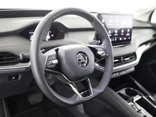 Škoda Enyaq 80x in SCHWARZ-MAGIC PERLEFFEKT