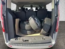 Ford Tourneo Custom L2H1 Titanium 2,0 TDCi Aut. in silber - metallic