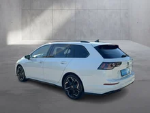 VW Golf Variant Sport mHeV DSG in Oryxweiß Perlmutteffekt