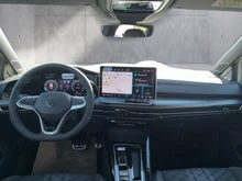 VW Golf Variant Sport mHeV DSG in Oryxweiß Perlmutteffekt