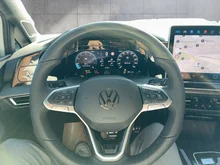 VW Golf Variant Sport mHeV DSG in Oryxweiß Perlmutteffekt