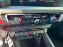 Audi A1 Sportback 25 TFSI intense in Gletscherweiss Metallic